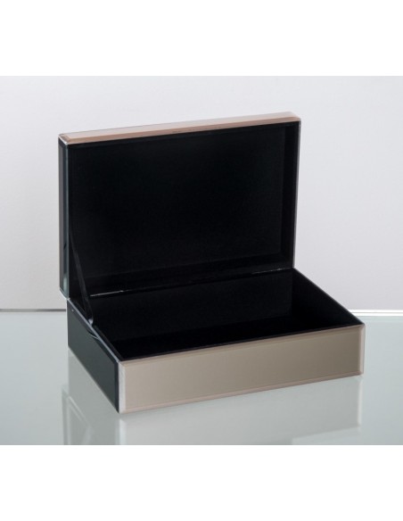 Caja 24.5*8*16.5 triangulo blanco/negro/dorado