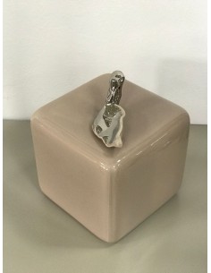 Figura manzana cubo vison plata 19*20cm